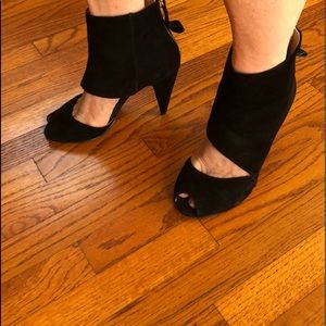 Nine West suede peek pumps with high ankle